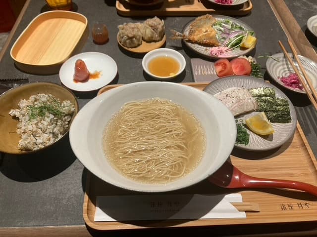 月や